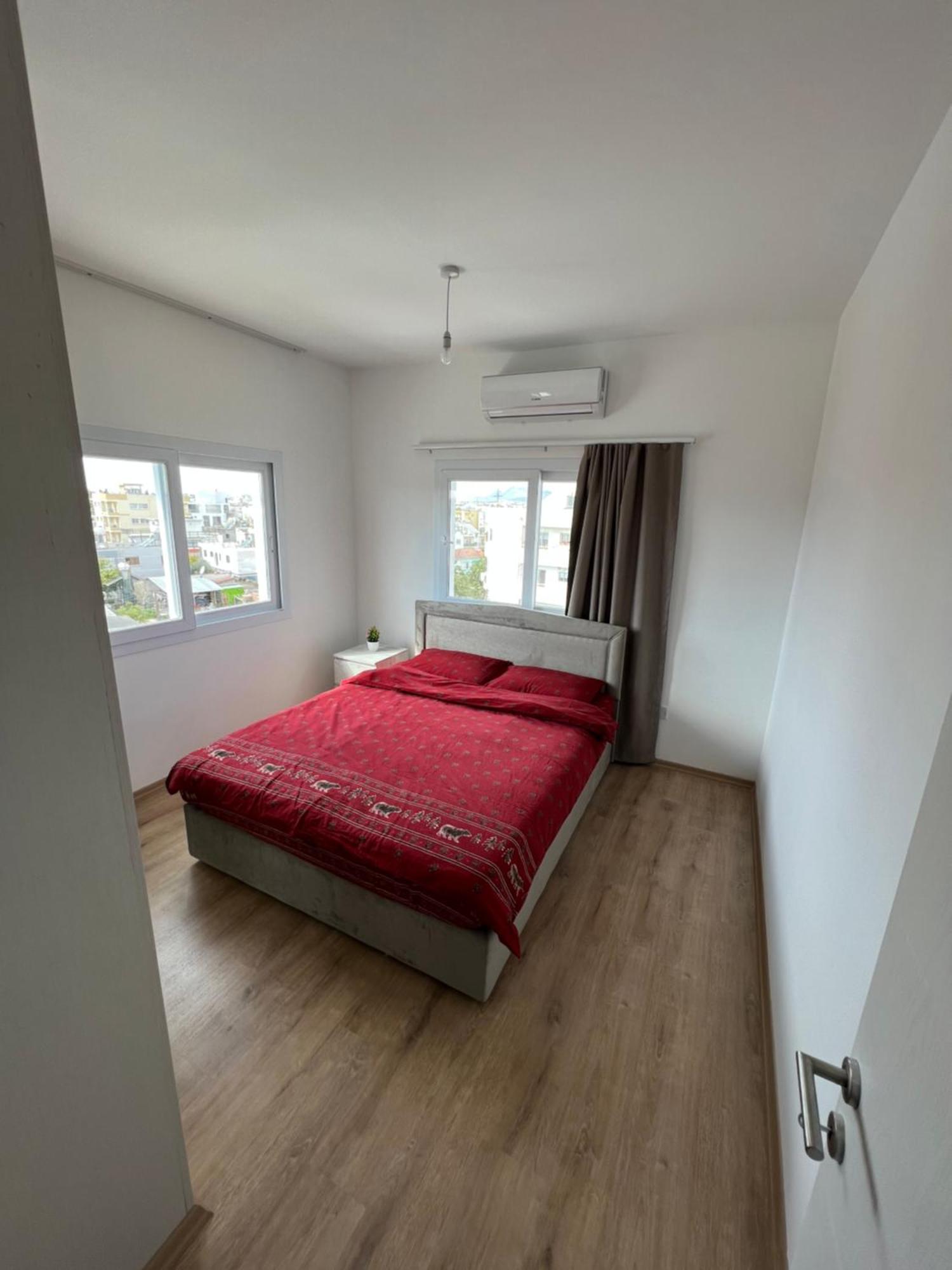 Tetris Apartment Spacious Comfortable 尼科西亚 客房 照片