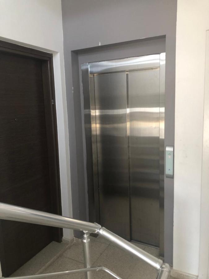 Tetris Apartment Spacious Comfortable 尼科西亚 外观 照片